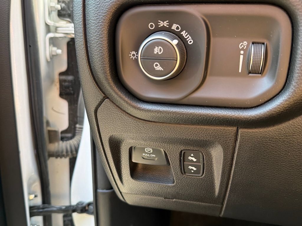 Used 2022 RAM 1500 Big Horn AWD/4WD image 15