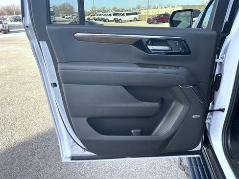 New 2026 Chevrolet Suburban High Country AWD/4WD image 17