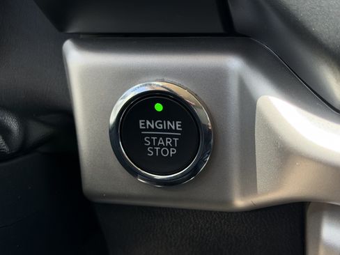 Certified 2023 Ford Expedition XLT RWD image 19