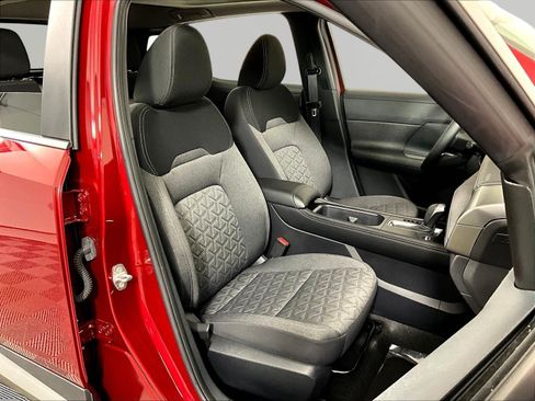 Certified 2025 Nissan Kicks SV w/ SV Premium Package AWD/4WD image 29