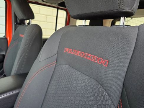 Used 2019 Jeep Wrangler Unlimited Rubicon w/ Cold Weather Group AWD/4WD image 22