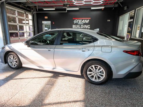 Used 2025 Toyota Camry LE image 2