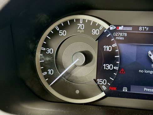 Used 2023 Land Rover Defender 110 image 13