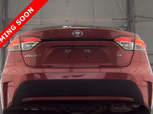 Used 2021 Toyota Corolla LE FWD image 4