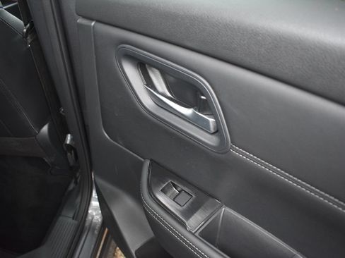 Used 2026 Nissan Rogue SL FWD image 26