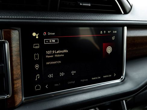 Used 2023 GMC Yukon Denali Ultimate AWD/4WD image 32