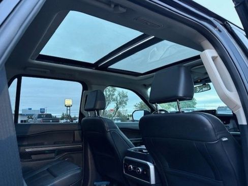 Used 2024 Ford Expedition XLT RWD image 19