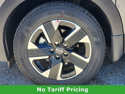 Used 2025 Nissan Kicks SV w/ Interior Electronics Package AWD/4WD image 8