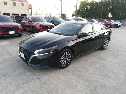 Used 2024 Nissan Altima 2.5 SV