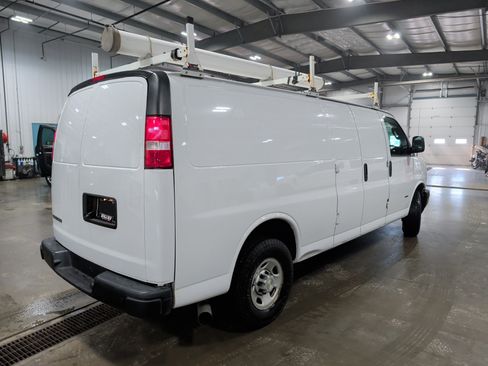 Used 2020 Chevrolet Express 2500 Extended image 3