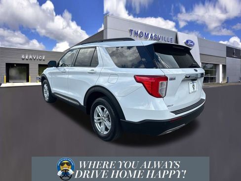 Used 2022 Ford Explorer XLT w/ Equipment Group 202A image 4