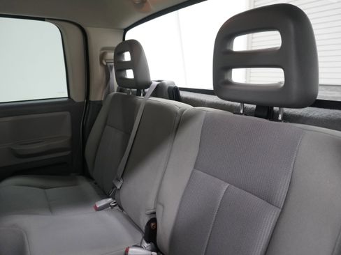 Used 2006 Dodge Dakota ST image 13