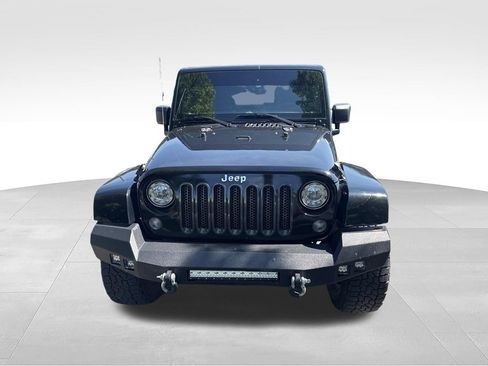 Used 2017 Jeep Wrangler Unlimited Rubicon w/ Connectivity Group AWD/4WD image 3