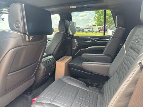 Used 2024 Cadillac Escalade V w/ Heavy-Duty Trailer Package AWD/4WD image 8