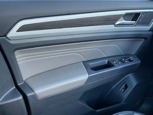 Used 2022 Volkswagen Atlas SE w/ Panoramic Sunroof Package image 32