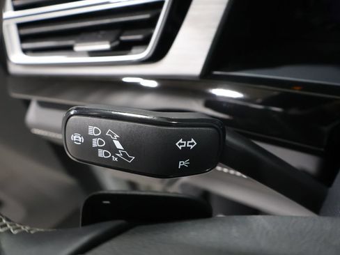 Used 2025 Volkswagen Atlas Cross Sport SE AWD/4WD image 37