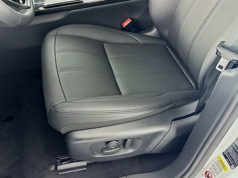 Certified 2026 Land Rover Range Rover Evoque S AWD/4WD image 19