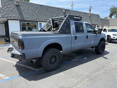 Used 2016 Ford F250 Platinum w/ FX4 Off-Road Package AWD/4WD image 4