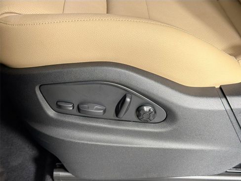 Certified 2026 Porsche Cayenne AWD/4WD image 31