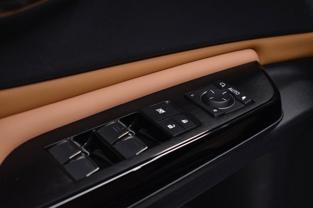 Used 2025 Lexus ES 350 w/ Premium Package FWD image 17