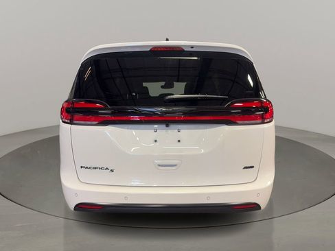 New 2026 Chrysler Pacifica Select w/ S Appearance Package AWD/4WD image 8