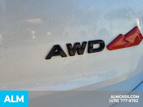 Used 2025 Nissan Rogue SV image 28