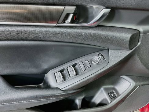 Used 2018 Honda Accord Sport image 23