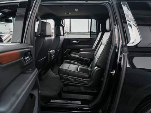 Used 2025 GMC Yukon XL Denali image 29