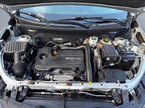 Used 2018 Chevrolet Equinox LT image 29