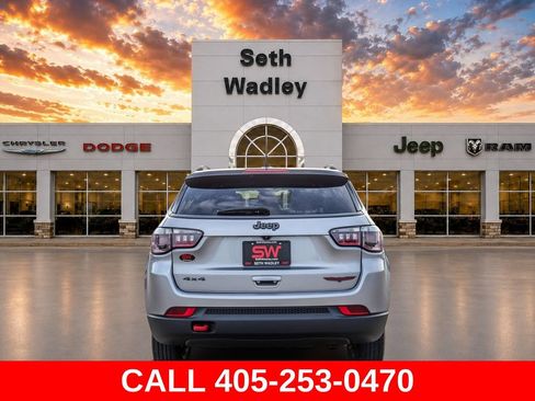 Used 2022 Jeep Compass Trailhawk AWD/4WD image 6