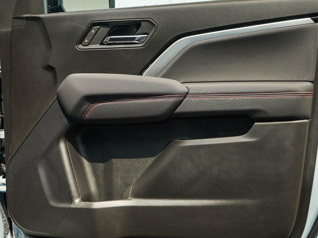 New 2026 Chevrolet Colorado Z71 w/ Technology Package AWD/4WD image 8