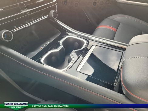 Used 2024 Chevrolet Traverse RS image 57