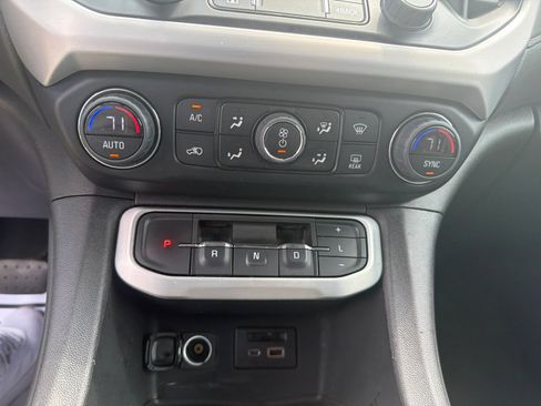 Used 2023 GMC Acadia SLT AWD/4WD image 15