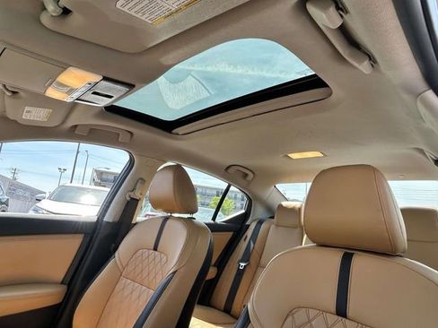 Used 2023 Nissan Sentra SV w/ SV Premium Package FWD image 15