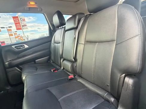 Used 2013 Nissan Pathfinder Platinum w/ Platinum Premium Pkg FWD image 7
