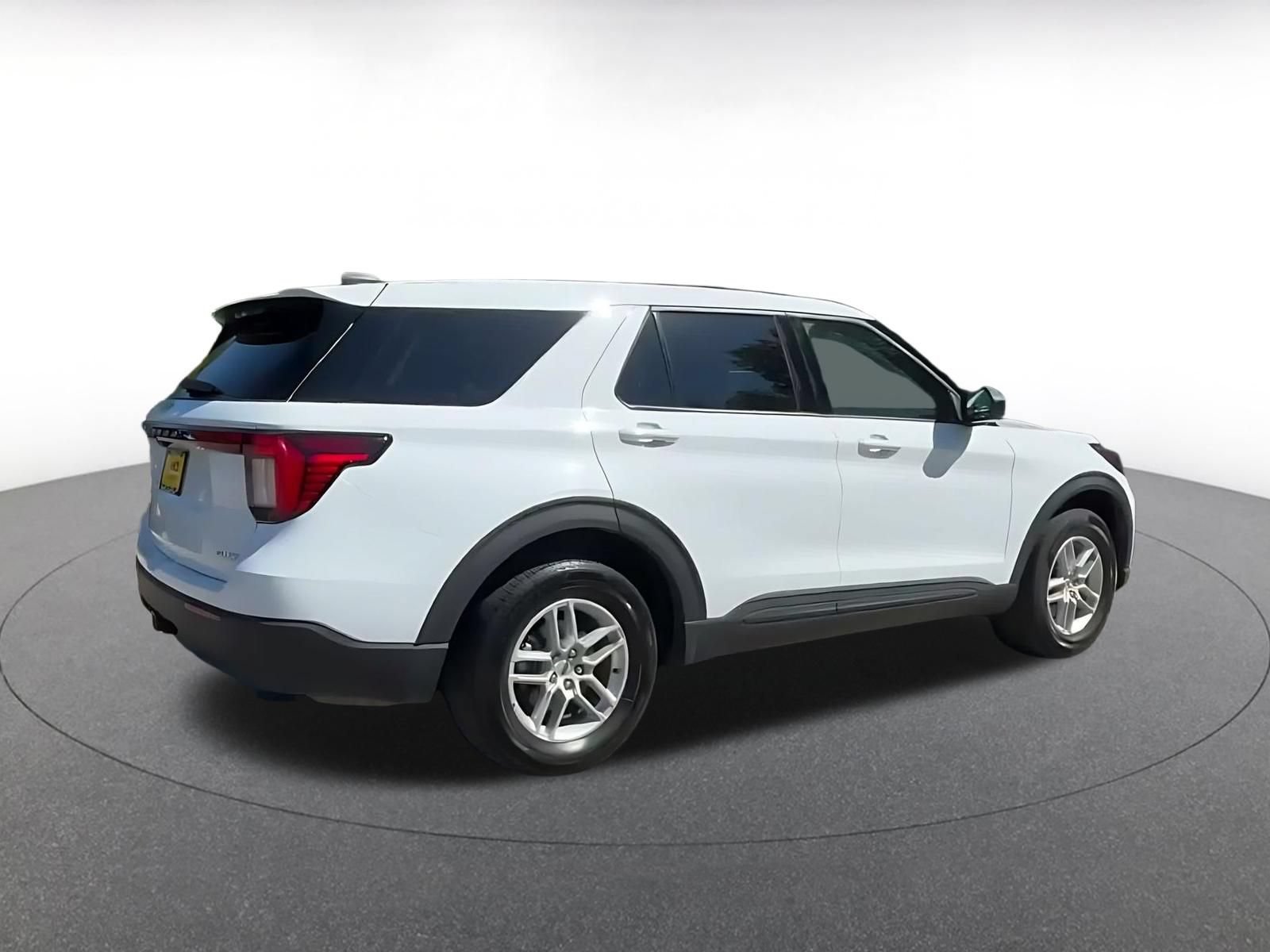 Used 2026 Ford Explorer Active AWD/4WD image 13