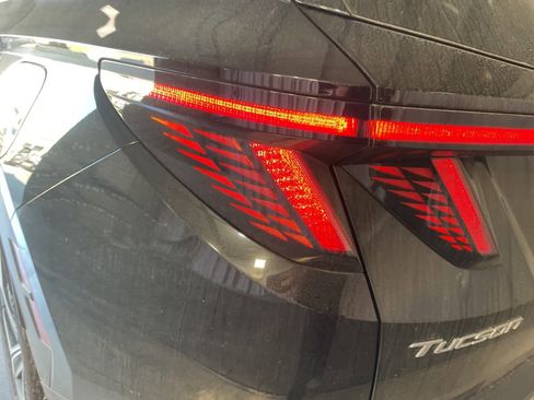 Used 2025 Hyundai Tucson Limited image 22