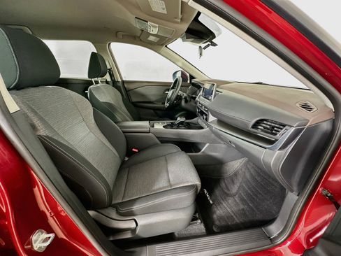 Used 2023 Nissan Rogue SV FWD image 29