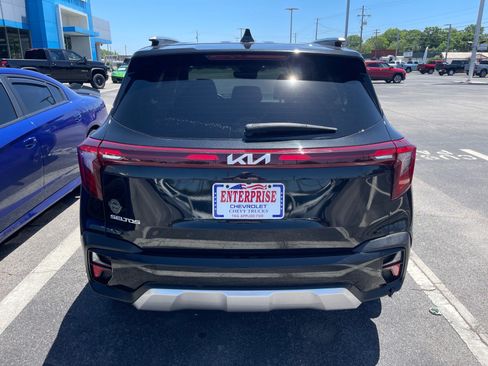 Used 2025 Kia Seltos S FWD image 13