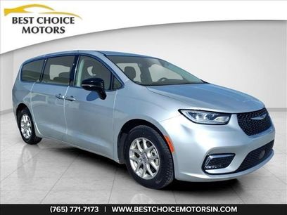 Used 2024 Chrysler Pacifica Touring-L