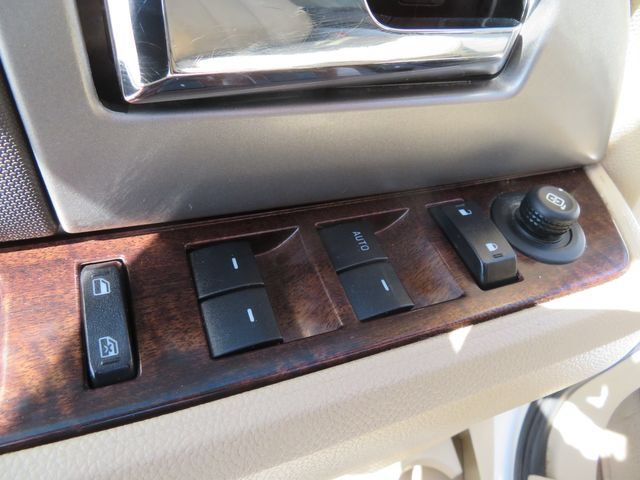 Used 2014 Ford Expedition XLT w/ Equipment Group 202A RWD image 25