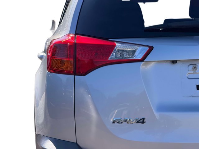 Used 2015 Toyota RAV4 LE AWD/4WD image 13