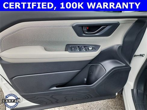 Used 2025 Subaru Forester Premium image 11