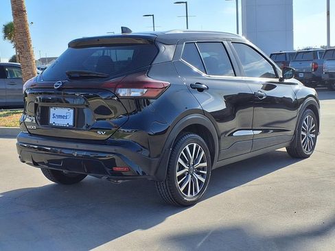 Used 2022 Nissan Kicks SV FWD image 7