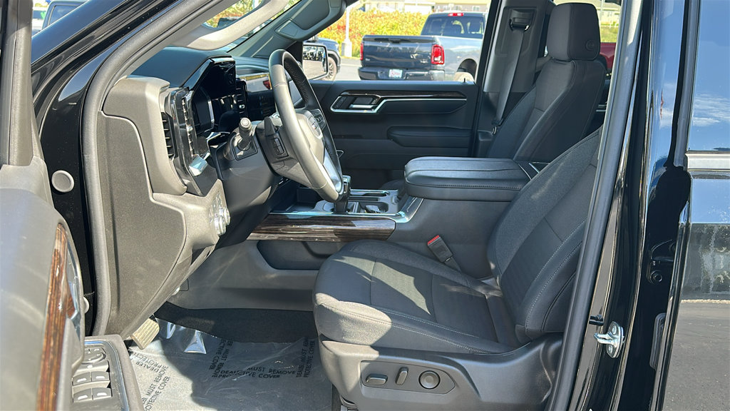 Used 2025 GMC Sierra 1500 Elevation w/ Preferred Package AWD/4WD image 14