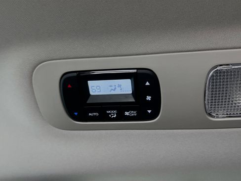 Used 2025 Honda Odyssey Touring image 28