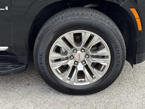 Used 2025 GMC Yukon Denali AWD/4WD image 9