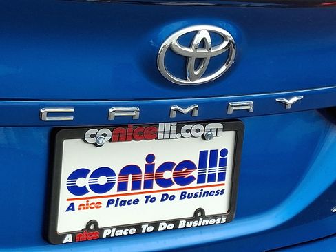 Used 2020 Toyota Camry XSE image 32