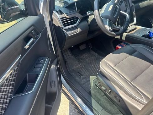 Used 2024 GMC Acadia Denali w/ LPO, Floor Liner Package AWD/4WD image 6