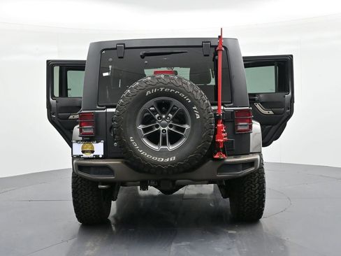 Used 2017 Jeep Wrangler Unlimited Sahara image 26